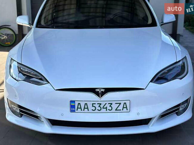 Білий Тесла Модель С, об'ємом двигуна 0 л та пробігом 156 тис. км за 20250 $, фото 1 на Automoto.ua
