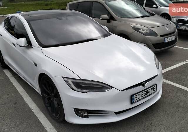 Белый Тесла Модель С, объемом двигателя 0 л и пробегом 167 тыс. км за 15400 $, фото 1 на Automoto.ua