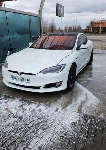 Белый Тесла Модель С, объемом двигателя 0 л и пробегом 148 тыс. км за 18600 $, фото 1 на Automoto.ua