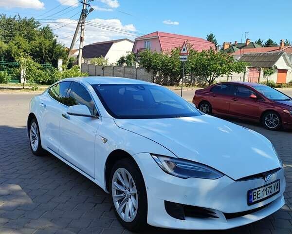 Белый Тесла Модель С, объемом двигателя 0 л и пробегом 198 тыс. км за 15999 $, фото 1 на Automoto.ua