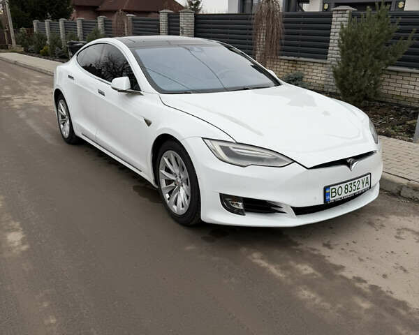 Білий Тесла Модель С, об'ємом двигуна 0 л та пробігом 137 тис. км за 14900 $, фото 1 на Automoto.ua