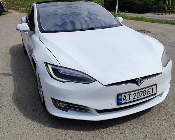 Белый Тесла Модель С, объемом двигателя 0 л и пробегом 190 тыс. км за 17900 $, фото 1 на Automoto.ua