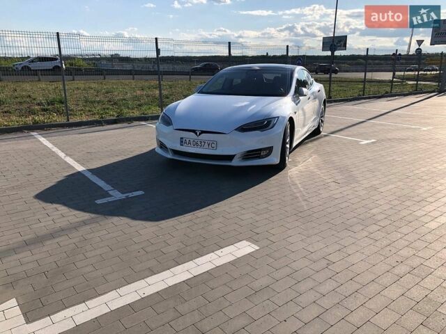 Белый Тесла Модель С, объемом двигателя 0 л и пробегом 131 тыс. км за 17500 $, фото 1 на Automoto.ua