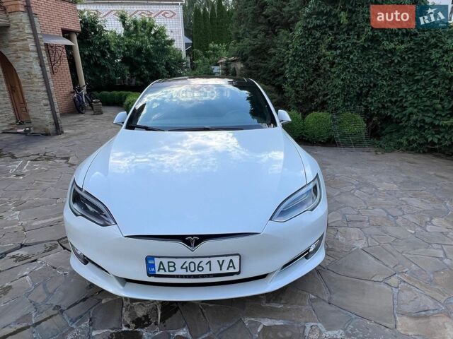 Белый Тесла Модель С, объемом двигателя 0 л и пробегом 200 тыс. км за 19500 $, фото 1 на Automoto.ua
