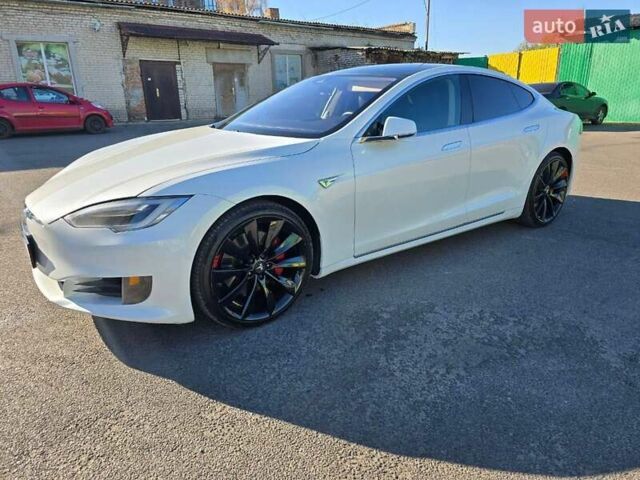 Білий Тесла Модель С, об'ємом двигуна 0 л та пробігом 165 тис. км за 17000 $, фото 1 на Automoto.ua