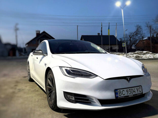 Белый Тесла Модель С, объемом двигателя 0 л и пробегом 218 тыс. км за 14799 $, фото 1 на Automoto.ua