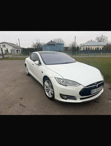 Білий Тесла Модель С, об'ємом двигуна 0 л та пробігом 106 тис. км за 12800 $, фото 1 на Automoto.ua