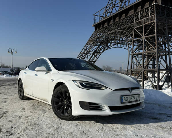 Білий Тесла Модель С, об'ємом двигуна 0 л та пробігом 125 тис. км за 16900 $, фото 1 на Automoto.ua