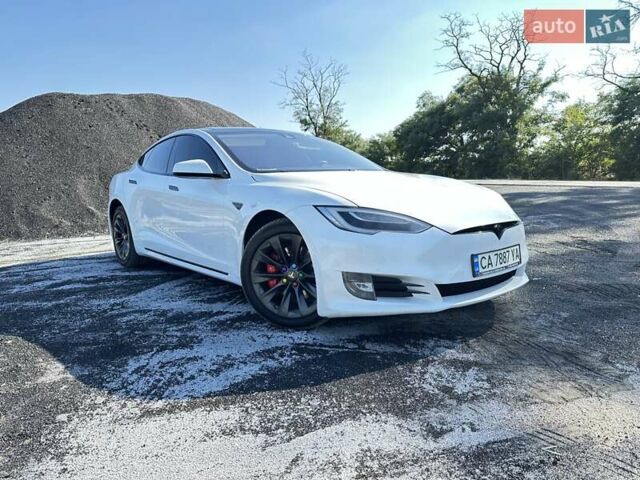 Белый Тесла Модель С, объемом двигателя 0 л и пробегом 170 тыс. км за 23800 $, фото 1 на Automoto.ua