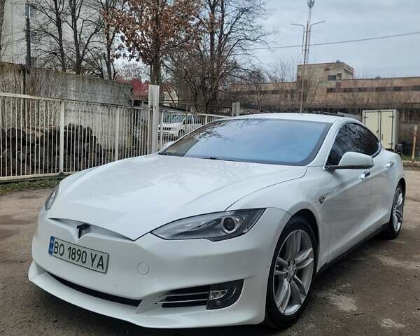 Белый Тесла Модель С, объемом двигателя 0 л и пробегом 150 тыс. км за 20500 $, фото 1 на Automoto.ua