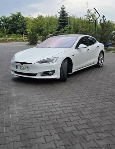 Белый Тесла Модель С, объемом двигателя 0 л и пробегом 42 тыс. км за 25000 $, фото 1 на Automoto.ua