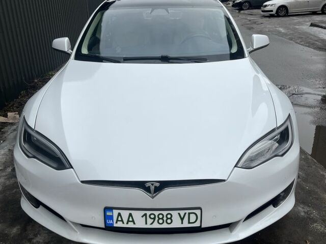 Белый Тесла Модель С, объемом двигателя 0 л и пробегом 198 тыс. км за 15945 $, фото 1 на Automoto.ua