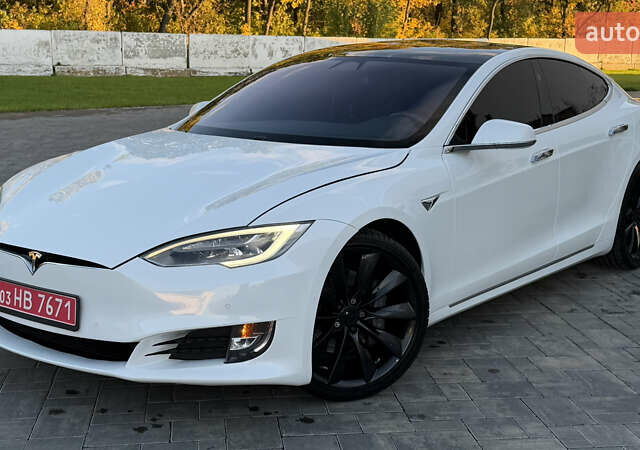 Белый Тесла Модель С, объемом двигателя 0 л и пробегом 192 тыс. км за 17600 $, фото 1 на Automoto.ua