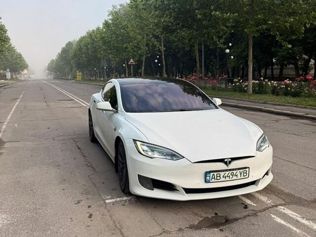 Білий Тесла Модель С, об'ємом двигуна 0 л та пробігом 159 тис. км за 16500 $, фото 1 на Automoto.ua