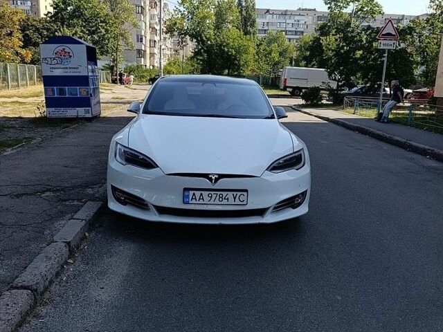 Белый Тесла Модель С, объемом двигателя 0 л и пробегом 140 тыс. км за 14000 $, фото 1 на Automoto.ua