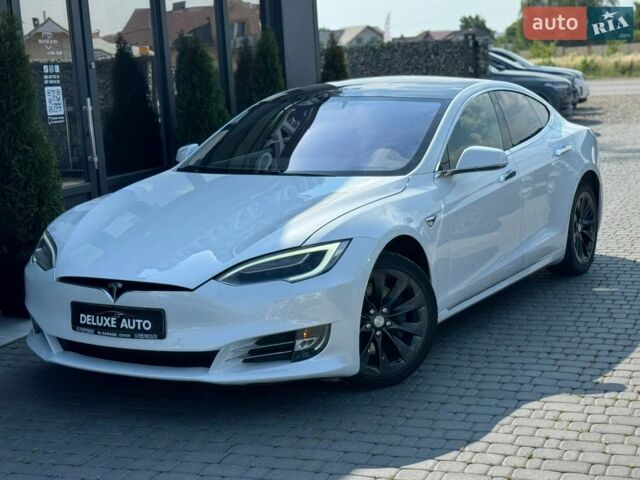 Белый Тесла Модель С, объемом двигателя 0 л и пробегом 153 тыс. км за 17500 $, фото 1 на Automoto.ua