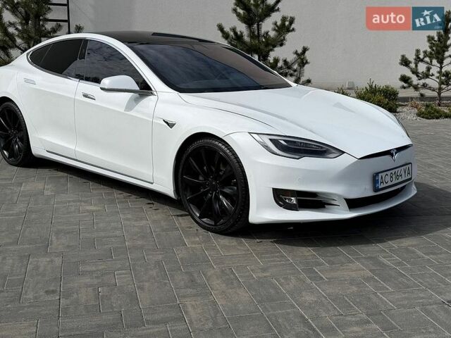 Белый Тесла Модель С, объемом двигателя 0 л и пробегом 190 тыс. км за 15900 $, фото 1 на Automoto.ua