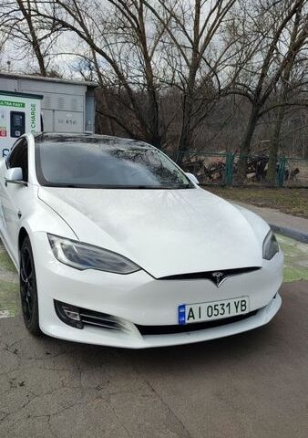 Белый Тесла Модель С, объемом двигателя 0 л и пробегом 183 тыс. км за 17900 $, фото 1 на Automoto.ua