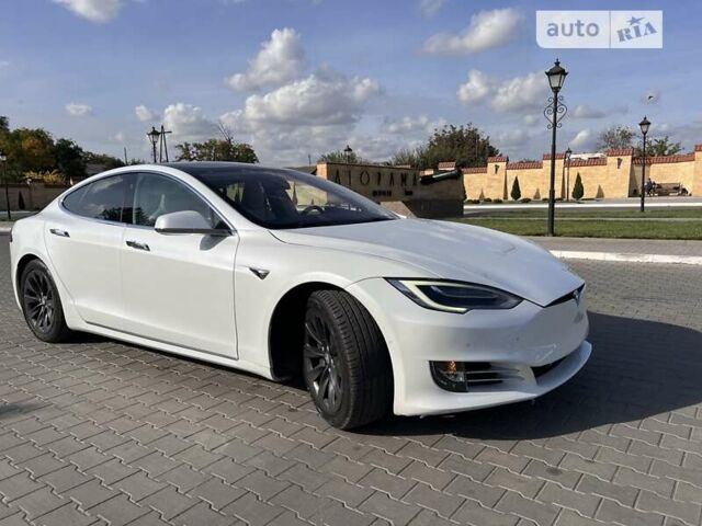 Білий Тесла Модель С, об'ємом двигуна 0 л та пробігом 73 тис. км за 28200 $, фото 1 на Automoto.ua