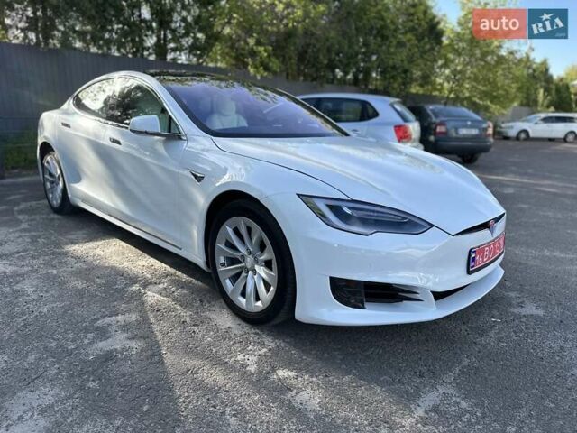Белый Тесла Модель С, объемом двигателя 0 л и пробегом 99 тыс. км за 24500 $, фото 1 на Automoto.ua