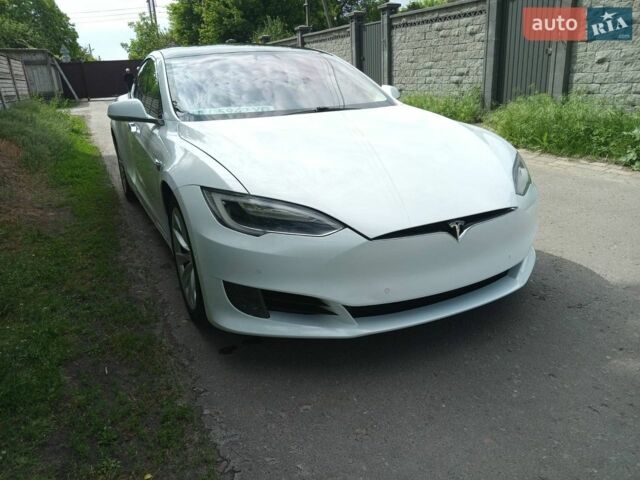 Білий Тесла Модель С, об'ємом двигуна 0 л та пробігом 275 тис. км за 14800 $, фото 1 на Automoto.ua