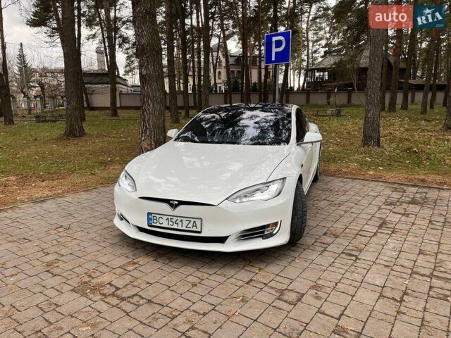 Белый Тесла Модель С, объемом двигателя 0 л и пробегом 167 тыс. км за 14200 $, фото 1 на Automoto.ua