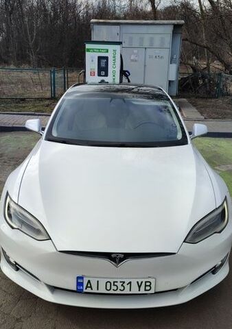Білий Тесла Модель С, об'ємом двигуна 0 л та пробігом 183 тис. км за 17900 $, фото 1 на Automoto.ua