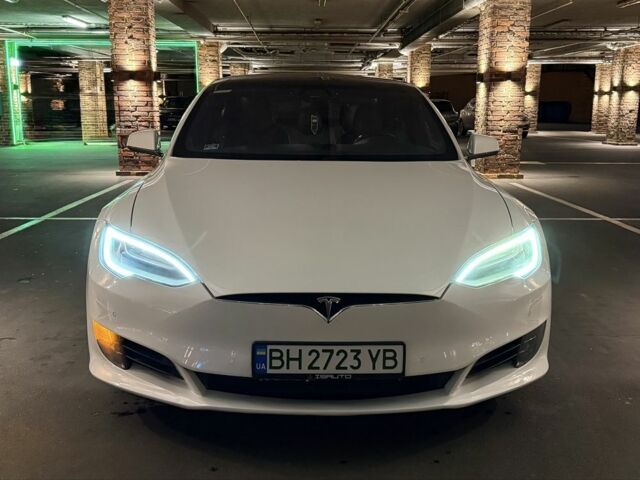 Белый Тесла Модель С, объемом двигателя 0 л и пробегом 218 тыс. км за 17000 $, фото 1 на Automoto.ua