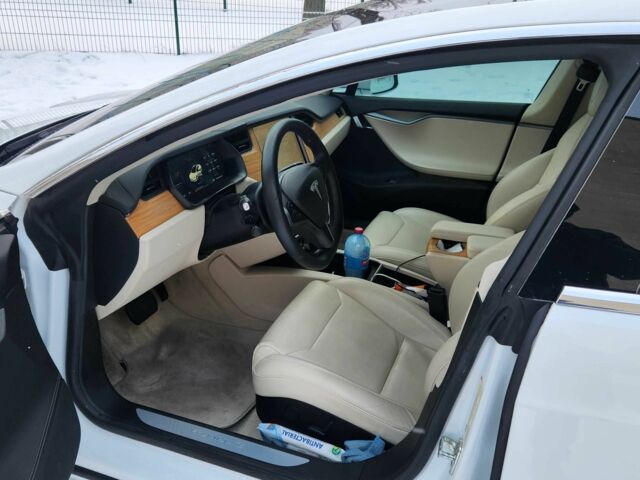 Білий Тесла Модель С, об'ємом двигуна 0 л та пробігом 65 тис. км за 475 $, фото 1 на Automoto.ua