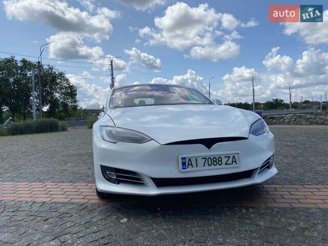 Белый Тесла Модель С, объемом двигателя 0 л и пробегом 90 тыс. км за 27500 $, фото 1 на Automoto.ua