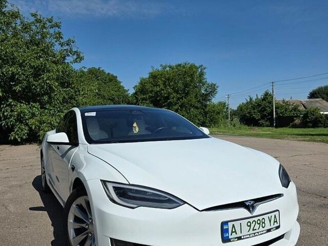 Белый Тесла Модель С, объемом двигателя 0 л и пробегом 193 тыс. км за 17800 $, фото 1 на Automoto.ua