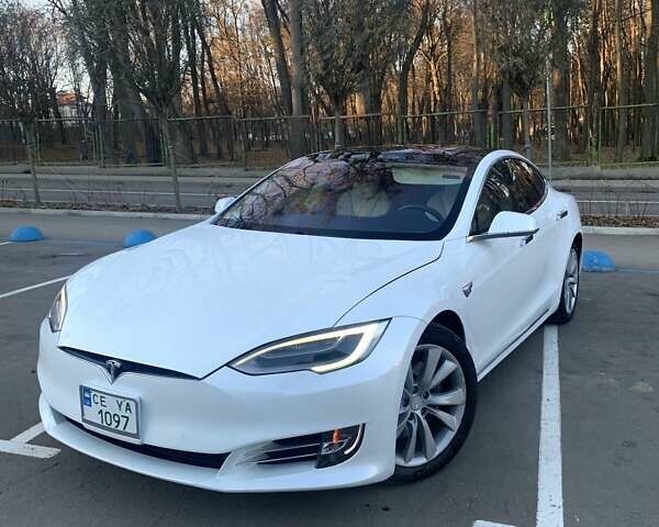 Белый Тесла Модель С, объемом двигателя 0 л и пробегом 70 тыс. км за 27500 $, фото 1 на Automoto.ua