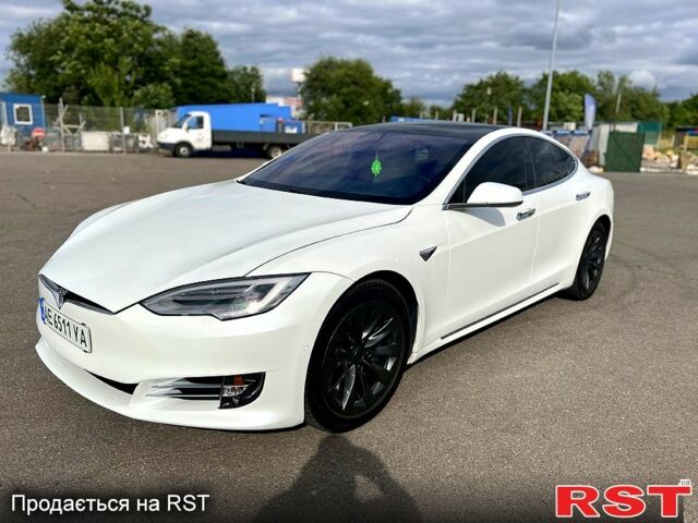 Белый Тесла Модель С, объемом двигателя 0 л и пробегом 50 тыс. км за 29900 $, фото 1 на Automoto.ua