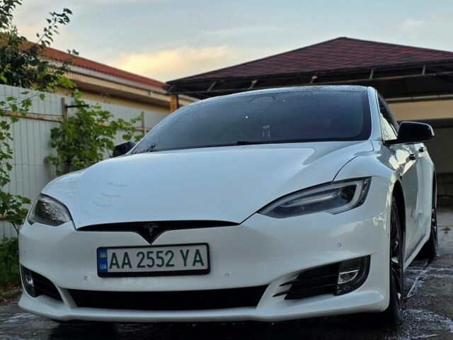Белый Тесла Модель С, объемом двигателя 0 л и пробегом 113 тыс. км за 27000 $, фото 1 на Automoto.ua