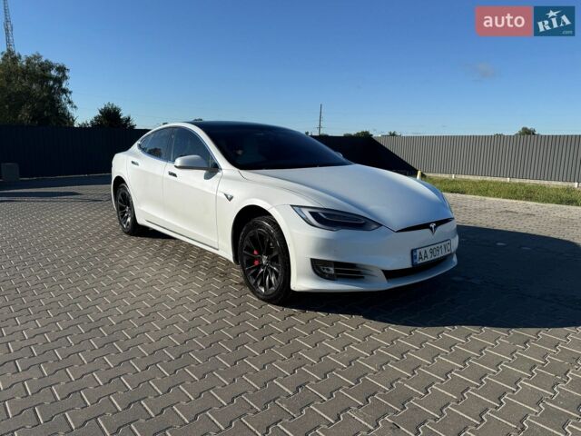 Білий Тесла Модель С, об'ємом двигуна 0 л та пробігом 157 тис. км за 26000 $, фото 1 на Automoto.ua