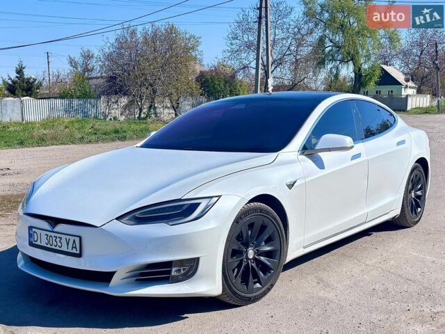 Белый Тесла Модель С, объемом двигателя 0 л и пробегом 92 тыс. км за 27000 $, фото 1 на Automoto.ua