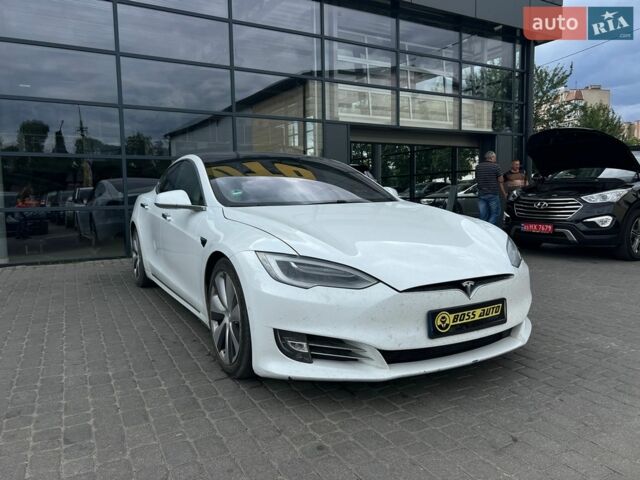 Білий Тесла Модель С, об'ємом двигуна 0 л та пробігом 141 тис. км за 28400 $, фото 1 на Automoto.ua