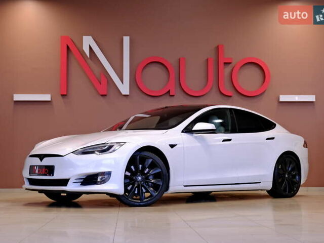 Белый Тесла Модель С, объемом двигателя 0 л и пробегом 45 тыс. км за 25900 $, фото 1 на Automoto.ua