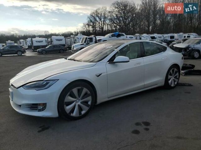 Белый Тесла Модель С, объемом двигателя 0 л и пробегом 71 тыс. км за 13000 $, фото 1 на Automoto.ua