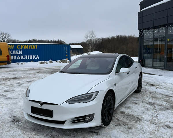 Білий Тесла Модель С, об'ємом двигуна 0 л та пробігом 85 тис. км за 33000 $, фото 1 на Automoto.ua
