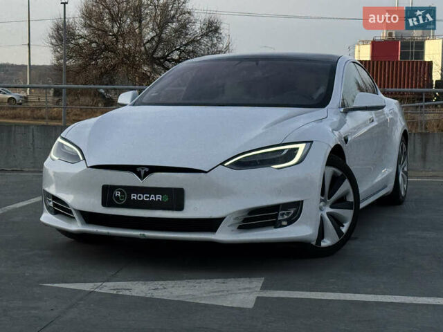 Белый Тесла Модель С, объемом двигателя 0 л и пробегом 97 тыс. км за 28999 $, фото 1 на Automoto.ua