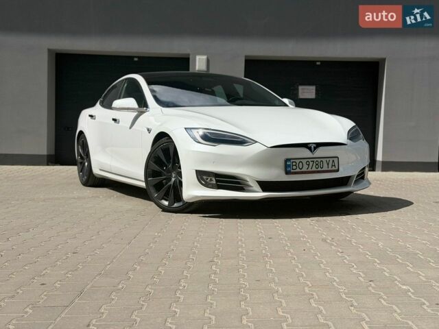 Белый Тесла Модель С, объемом двигателя 0 л и пробегом 109 тыс. км за 22300 $, фото 1 на Automoto.ua