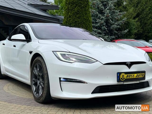 Белый Тесла Модель С, объемом двигателя 100 л и пробегом 18 тыс. км за 52800 $, фото 1 на Automoto.ua