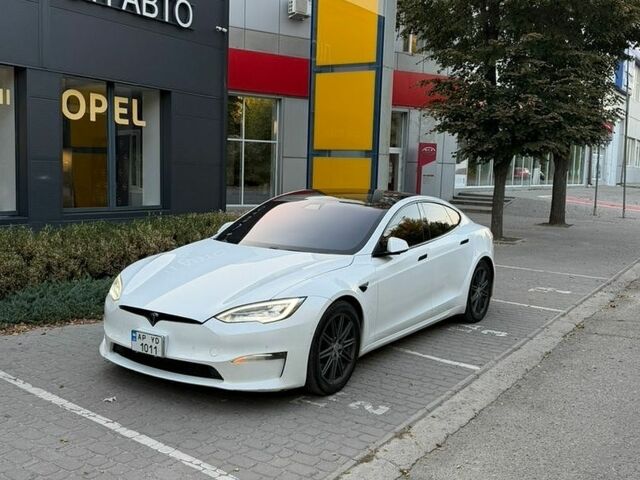 Белый Тесла Модель С, объемом двигателя 0 л и пробегом 252 тыс. км за 31500 $, фото 1 на Automoto.ua