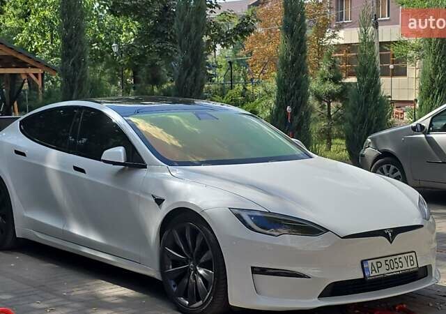 Белый Тесла Модель С, объемом двигателя 0 л и пробегом 88 тыс. км за 33500 $, фото 1 на Automoto.ua