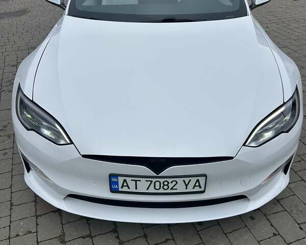 Білий Тесла Модель С, об'ємом двигуна 0 л та пробігом 27 тис. км за 35000 $, фото 1 на Automoto.ua