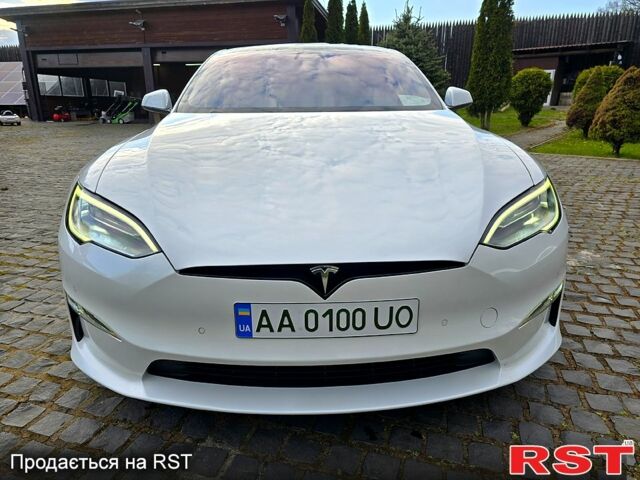 Білий Тесла Модель С, об'ємом двигуна 0.67 л та пробігом 97 тис. км за 40000 $, фото 1 на Automoto.ua