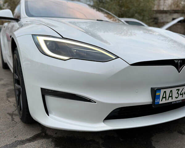 Белый Тесла Модель С, объемом двигателя 0 л и пробегом 25 тыс. км за 85000 $, фото 1 на Automoto.ua