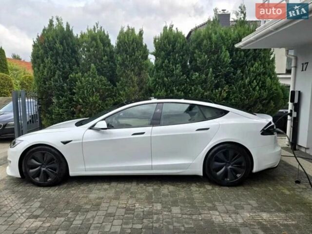 Белый Тесла Модель С, объемом двигателя 0 л и пробегом 86 тыс. км за 67000 $, фото 1 на Automoto.ua