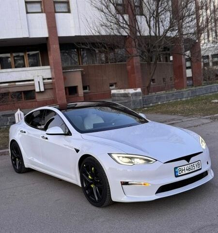 Белый Тесла Модель С, объемом двигателя 0 л и пробегом 27 тыс. км за 48000 $, фото 1 на Automoto.ua